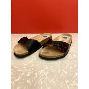 Cushionaire Faux Patent Leather Sandals, Women's Size 6.5M/37